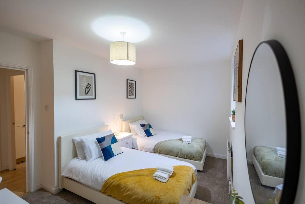 Morden London Apartment, By The Sea With Free Parking Екстериор снимка