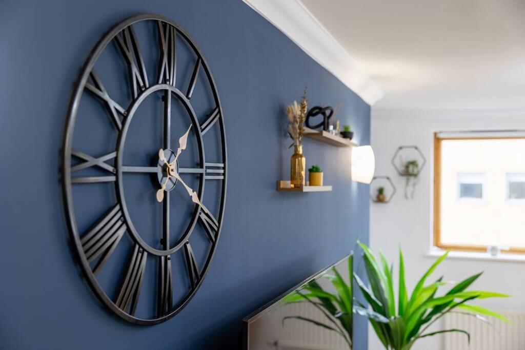 Morden London Apartment, By The Sea With Free Parking Екстериор снимка