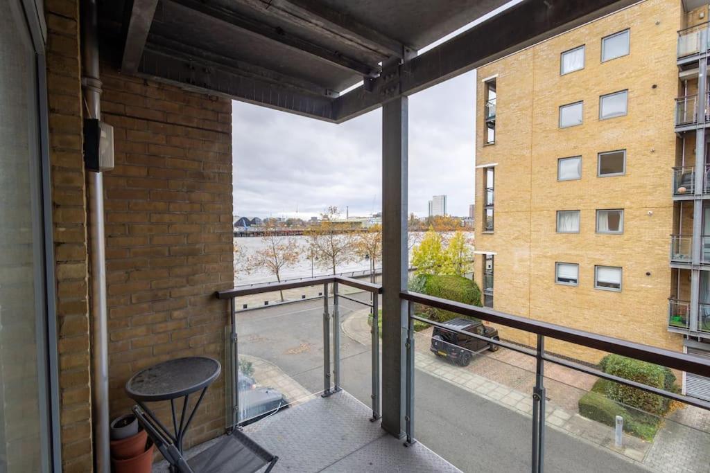 Morden London Apartment, By The Sea With Free Parking Екстериор снимка