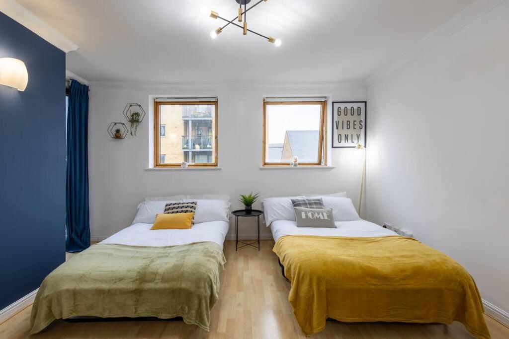 Morden London Apartment, By The Sea With Free Parking Екстериор снимка